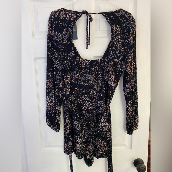 A&F Long Sleeve Floral Romper - Picture 3 of 4